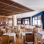 Alaska Cortina Hotel 4*