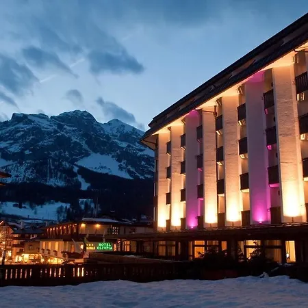 Alaska Cortina Hotel 4*