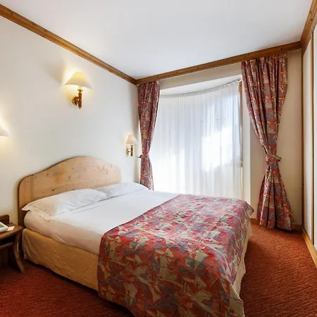 Hotel Alaska Cortina