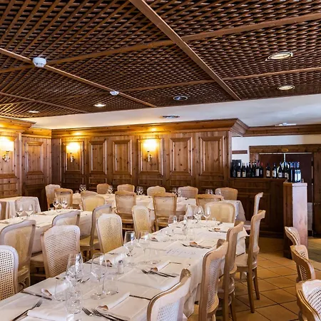 Hotel Alaska Cortina
