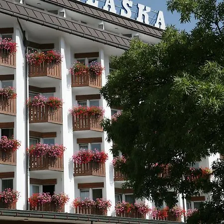 Alaska Cortina