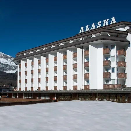 Hotel Alaska Cortina 4*
