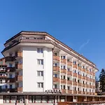 Alaska Cortina Hotel 4*