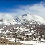 Alaska Cortina Hotel 4*