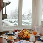 Alaska Cortina Hotel