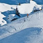 Alaska Cortina 4*