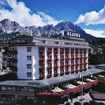 Alaska Cortina Hotel