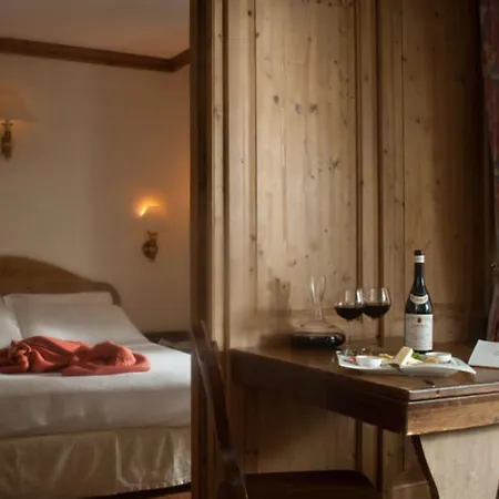 Otel Alaska Cortina 4*