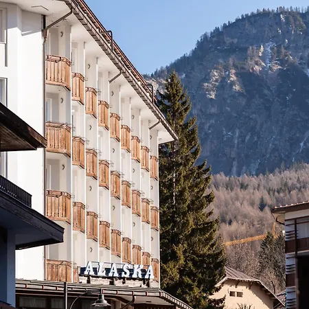 Hotell Alaska Cortina 4*