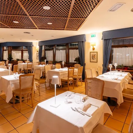Alaska Cortina Hotell