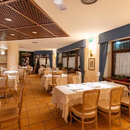 Hotell Alaska Cortina 4*