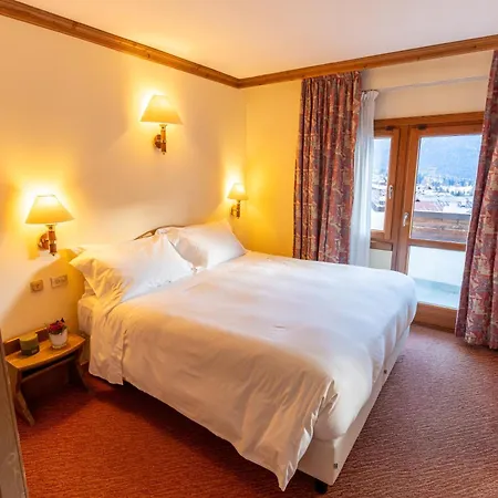 Alaska Cortina 4*