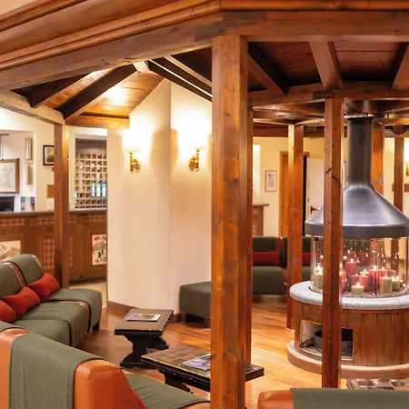 Hotel Alaska Cortina