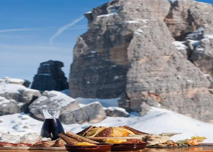 Alaska Cortina Κορτίνα Ντ' Αμπέτσο