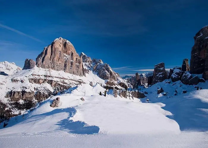 Ξενοδοχείο Alaska Cortina 4*