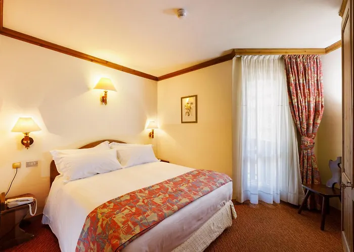 Ξενοδοχείο Alaska Cortina 4*