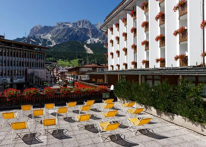 Alaska Cortina Κορτίνα Ντ' Αμπέτσο