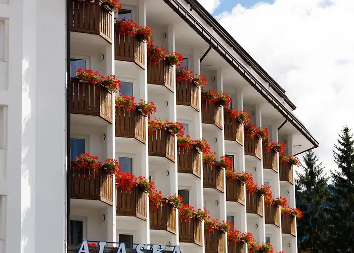 Ξενοδοχείο Alaska Cortina 4*