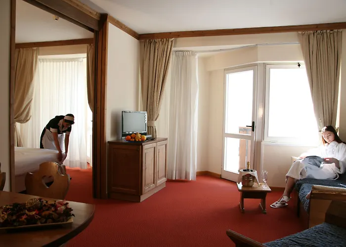 Alaska Cortina Κορτίνα Ντ' Αμπέτσο