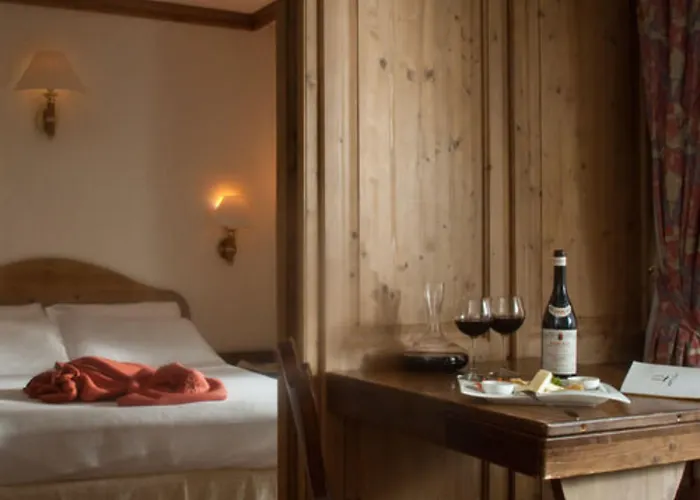 Ξενοδοχείο Alaska Cortina 4*