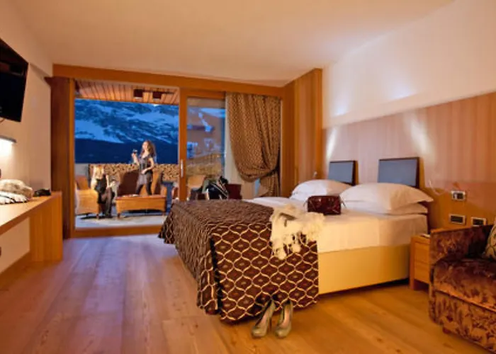 Hotel Alaska Cortina